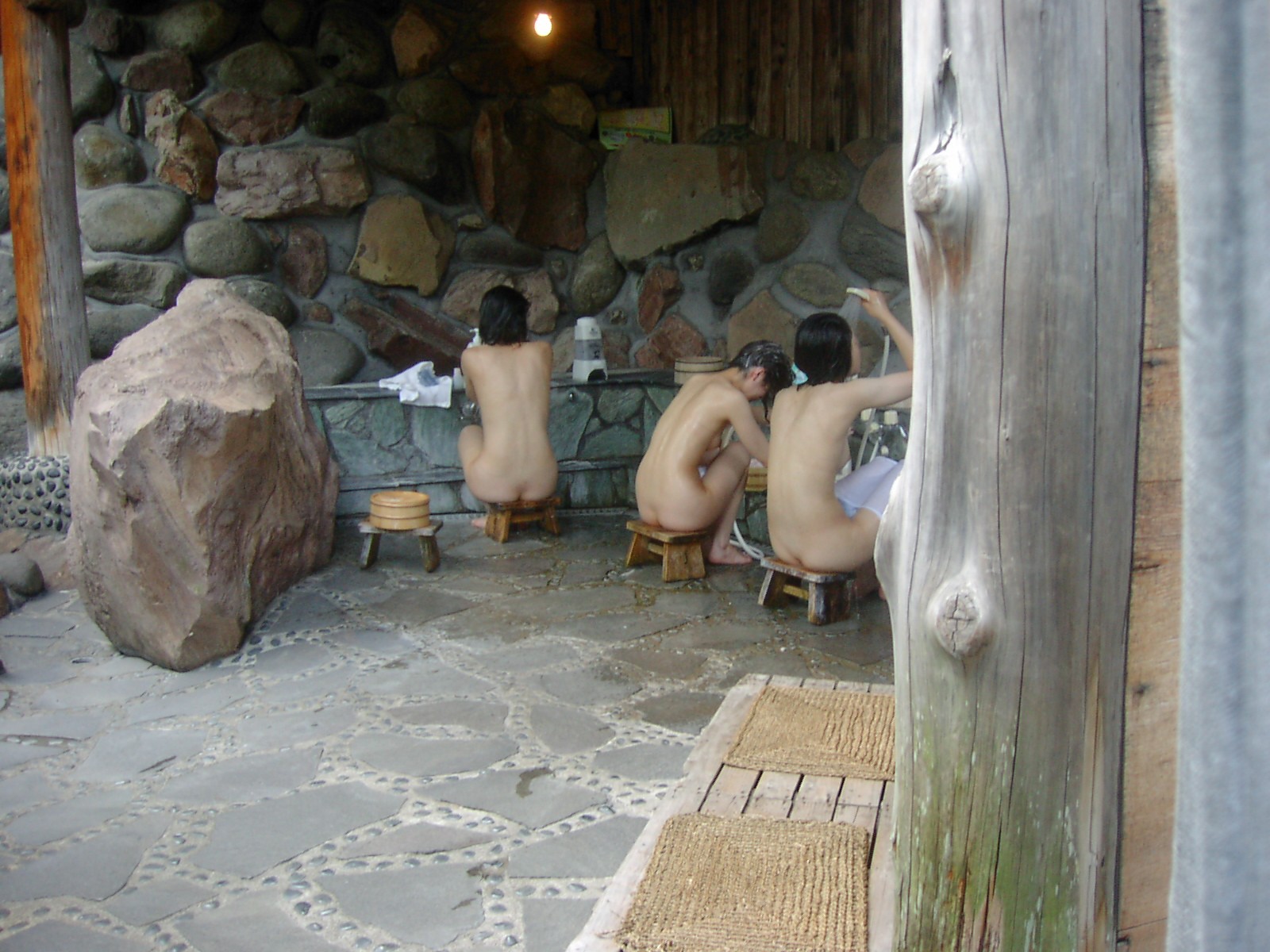 温泉や露天風呂の女湯素人エロ画像3