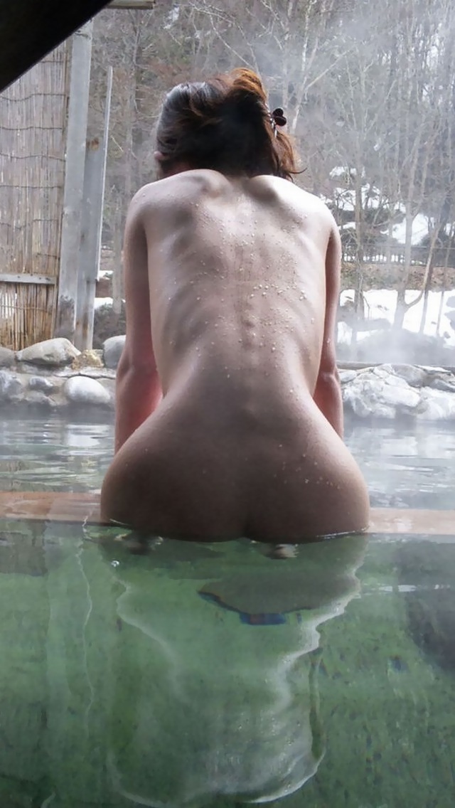 女湯の風景を撮った素人エロ画像19