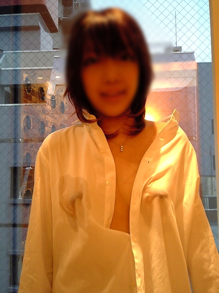 裸ワイシャツ女子12