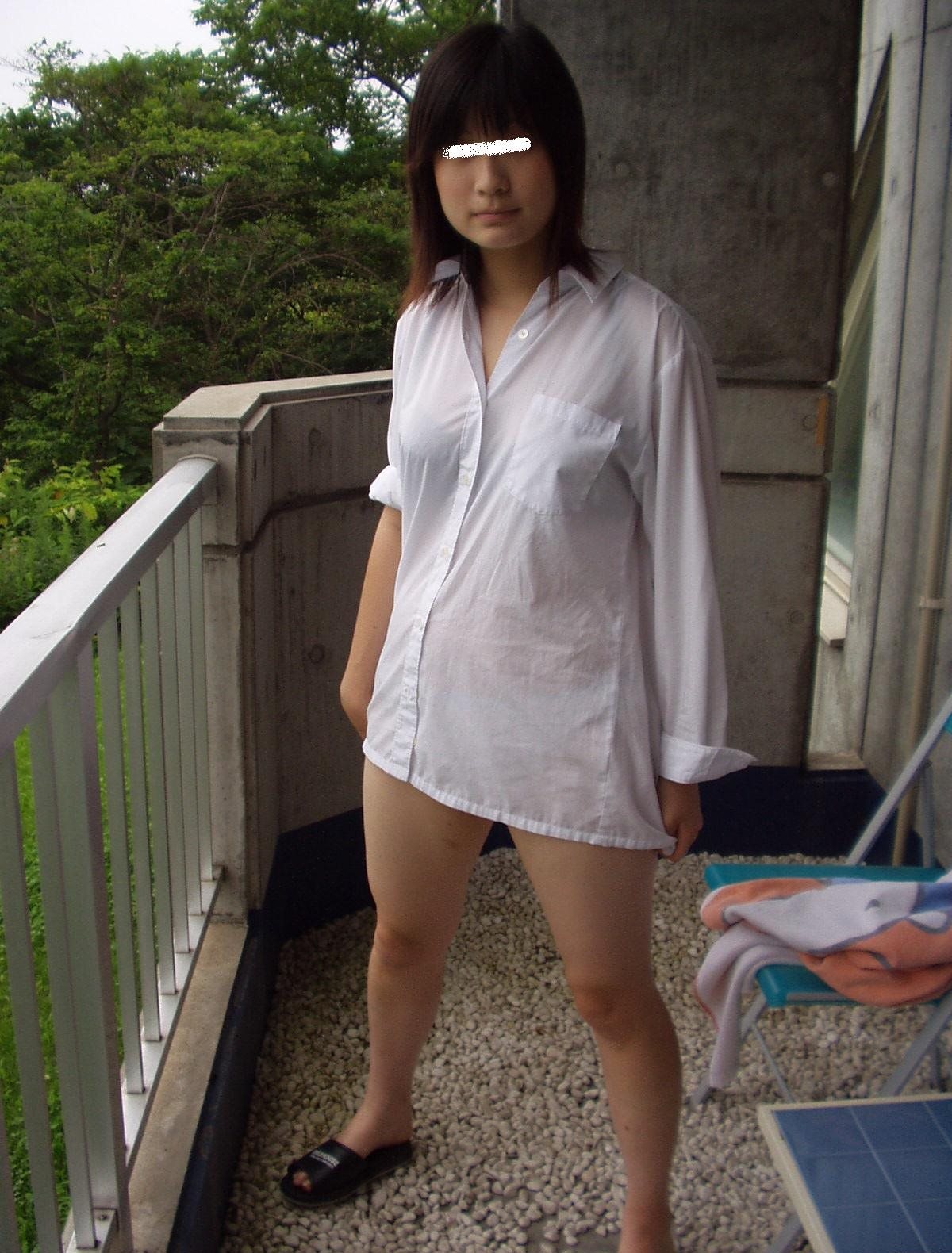 裸ワイシャツ女子21