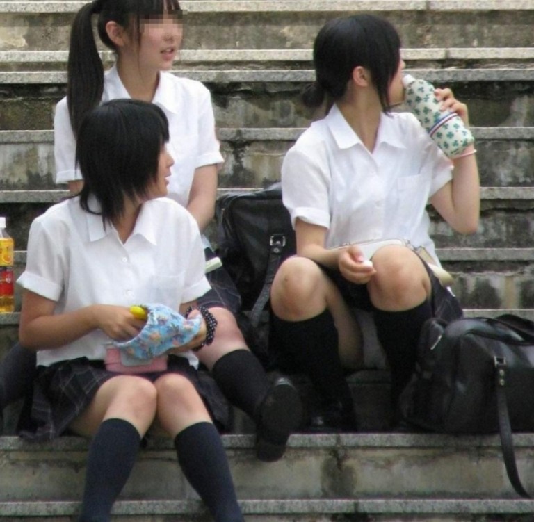 Thong schoolgirl girlfriend pissing