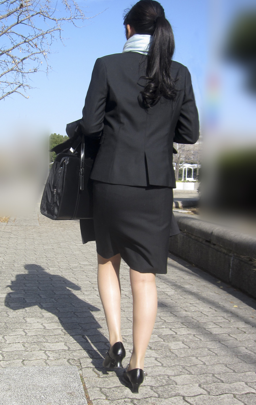 OLさんや就活女子のタイトスカートお尻を街撮りした素人エロ画像-078