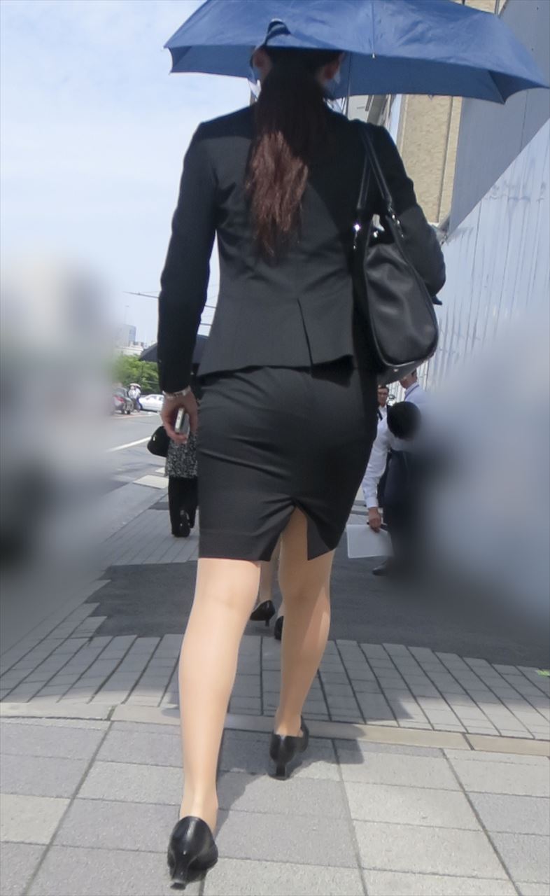 OLさんや就活女子のタイトスカートお尻を街撮りした素人エロ画像-007