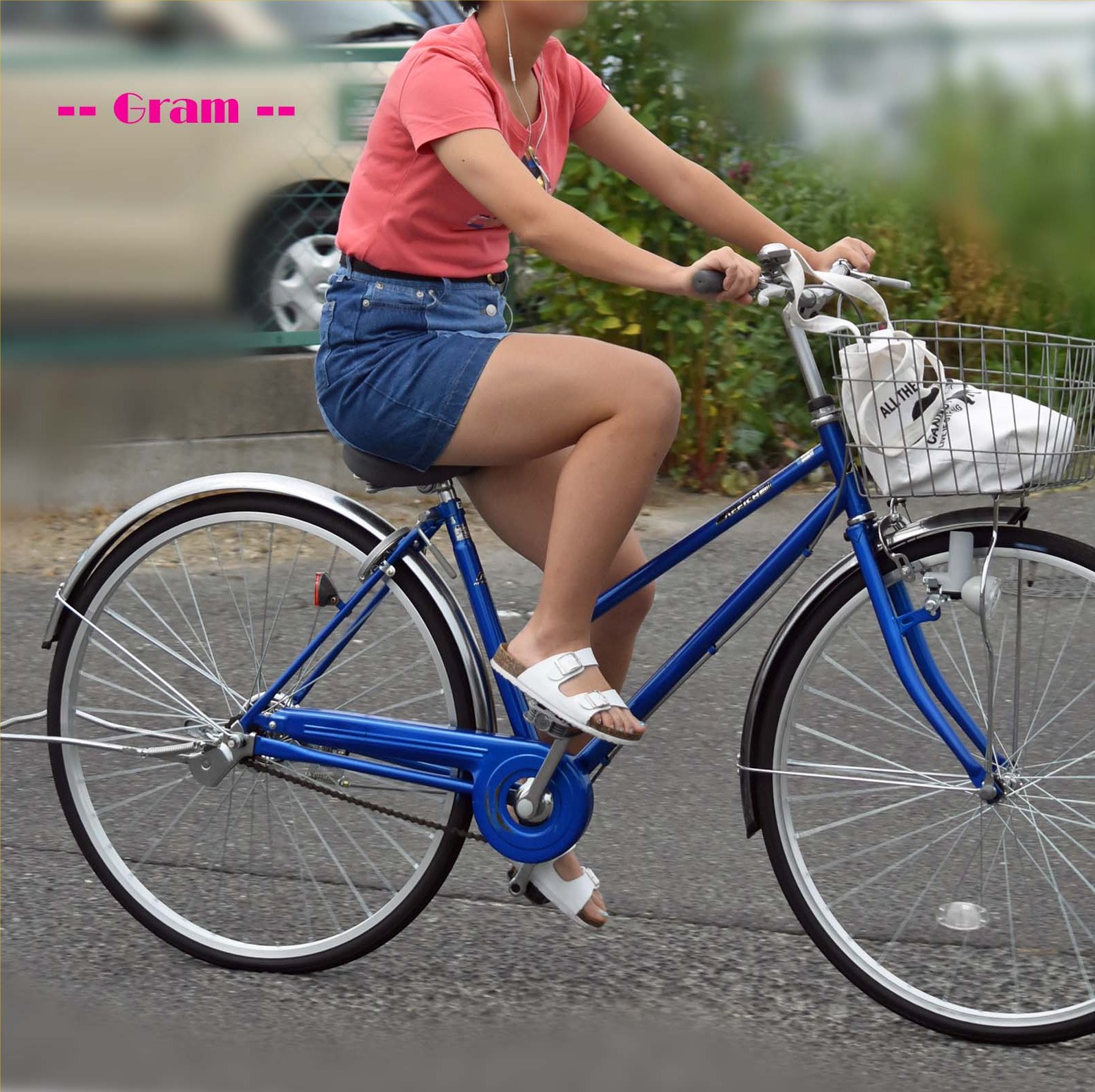 下半身がセクシーな自転車女子の素人エロ画像-067