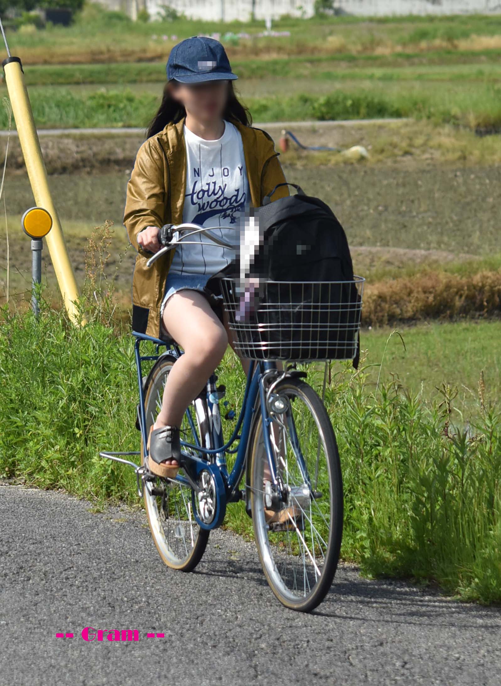 下半身がセクシーな自転車女子の素人エロ画像-088
