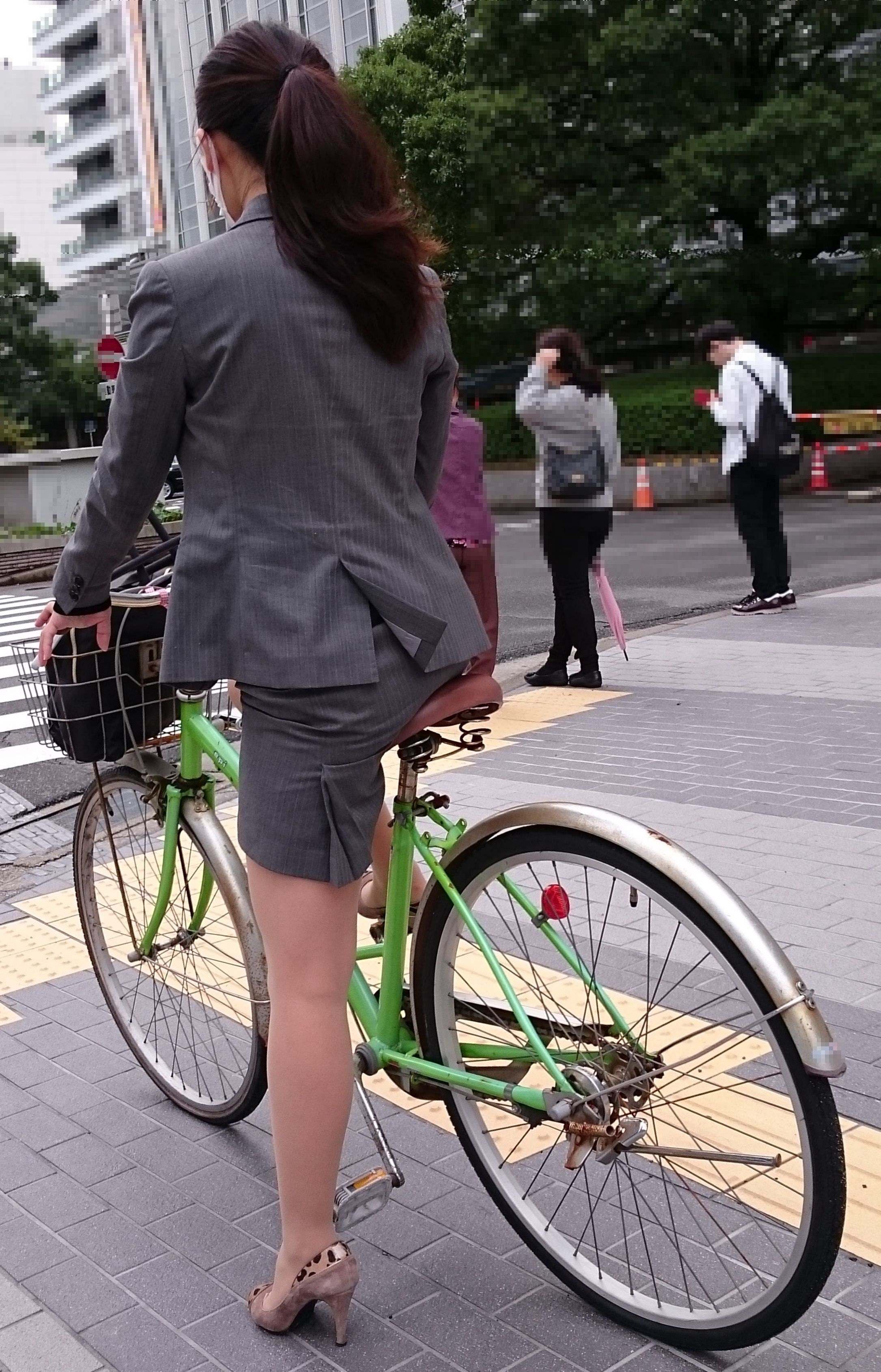 下半身がセクシーな自転車女子の素人エロ画像-003