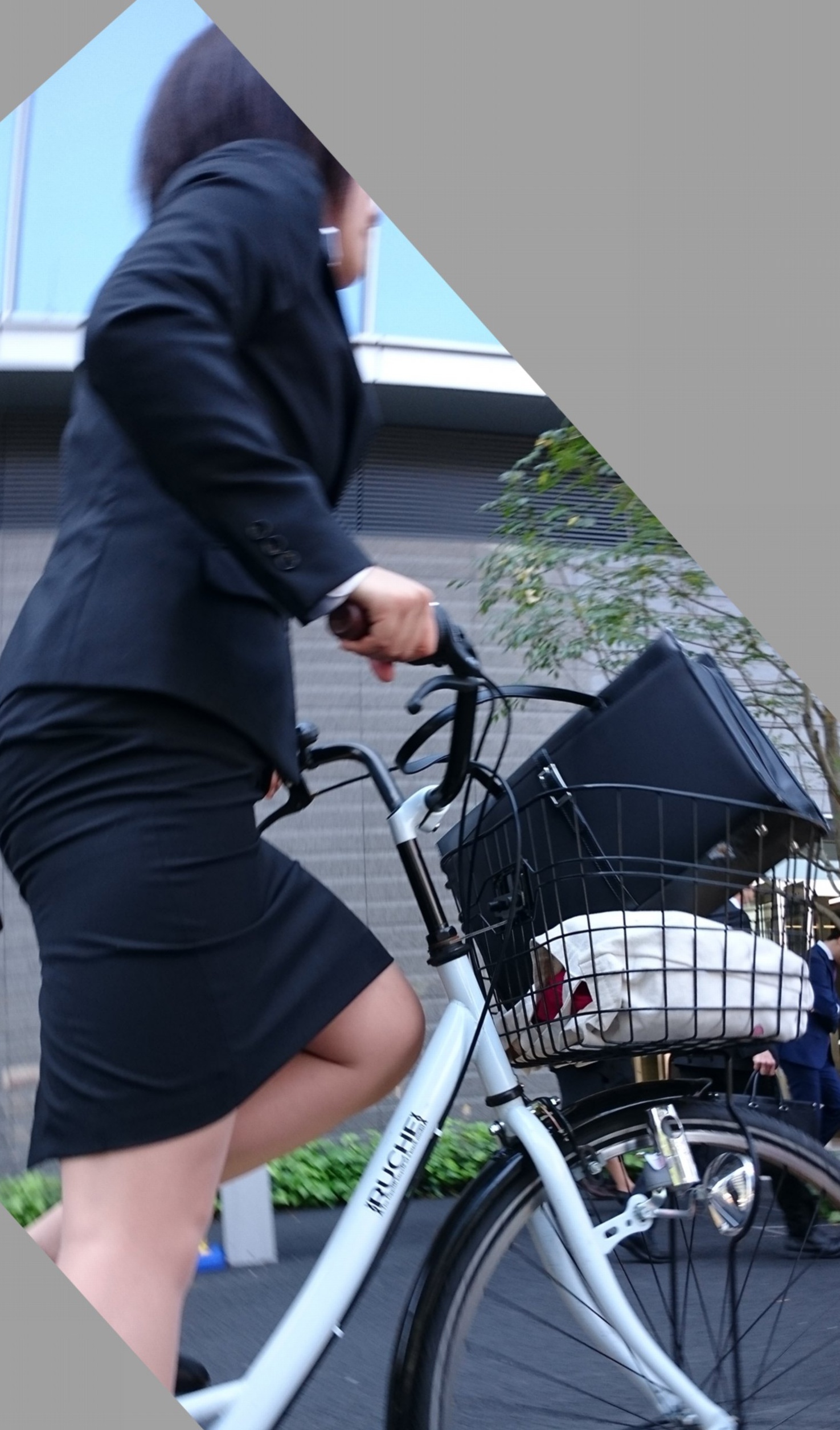 下半身がセクシーな自転車女子の素人エロ画像-052