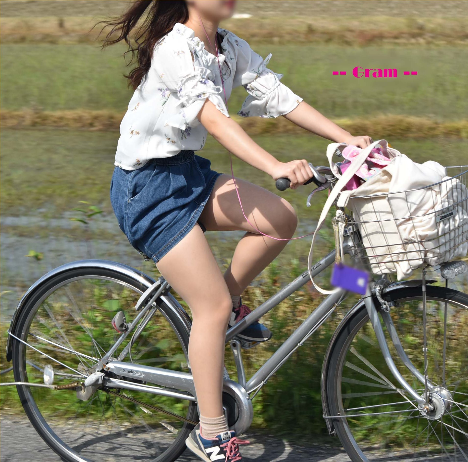 下半身がセクシーな自転車女子の素人エロ画像-038