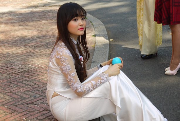 アオザイを着ているベトナム人女子高生の素人エロ画像-001