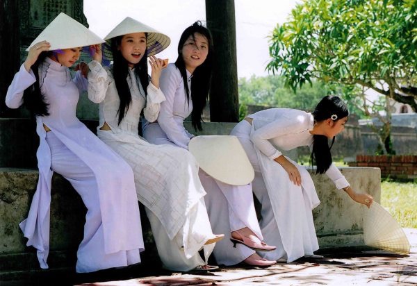 アオザイを着ているベトナム人女子高生の素人エロ画像-145