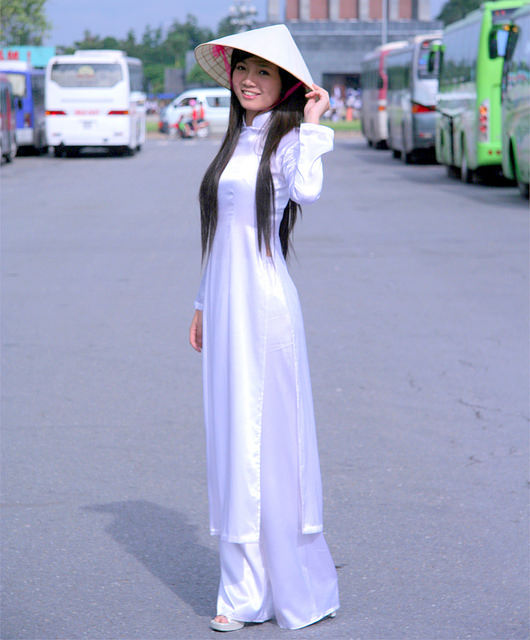 アオザイを着ているベトナム人女子高生の素人エロ画像-159