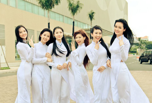 アオザイを着ているベトナム人女子高生の素人エロ画像-128