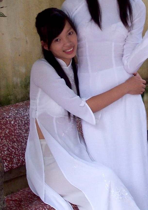 アオザイを着ているベトナム人女子高生の素人エロ画像-177