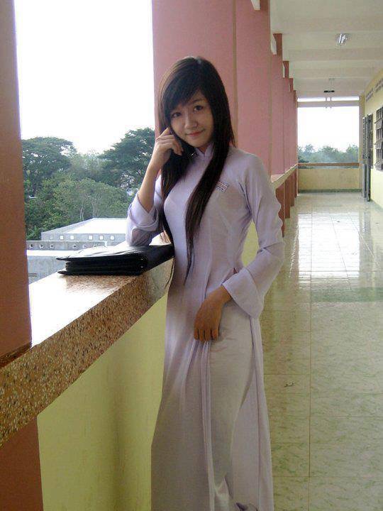 アオザイを着ているベトナム人女子高生の素人エロ画像-189