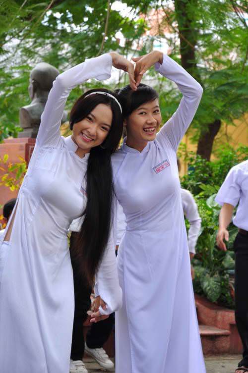 アオザイを着ているベトナム人女子高生の素人エロ画像-097