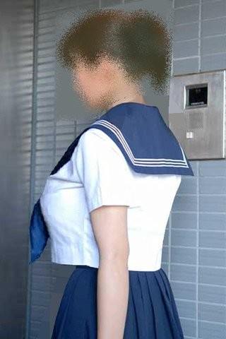 女子高生の着衣巨乳を街撮りした素人エロ画像-149