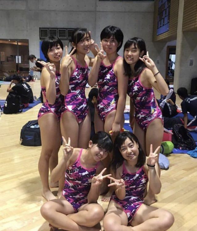 ハミ尻とオマ○コの真横にドキドキしちゃう競泳水着のフェチエロ画像-031