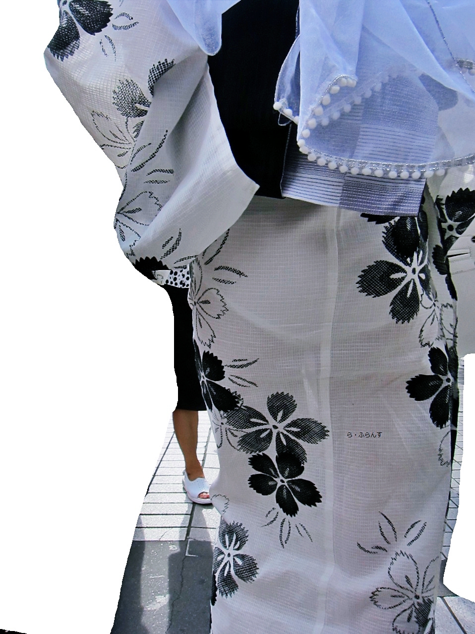 白のスカート・パンツの透けパン下半身の素人エロ画像-016