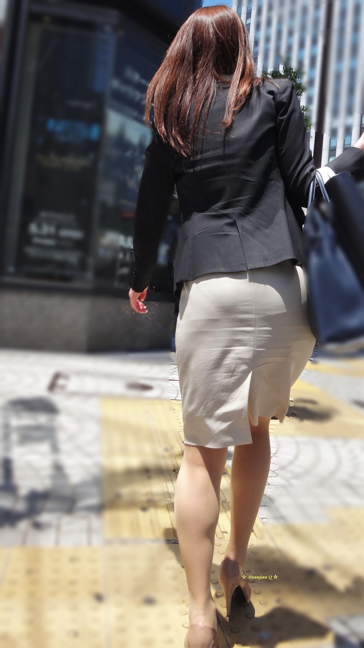 スカートのお尻の街撮り素人エロ画像-006