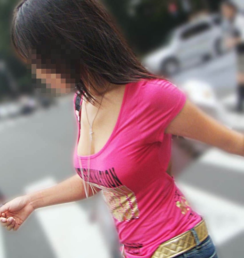 街で見かけたドスケベ着衣巨乳おっぱいの素人エロ画像8