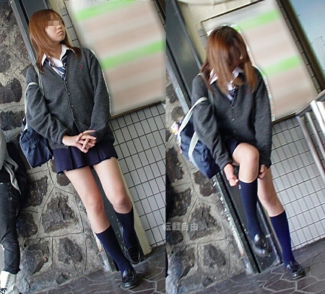 靴下を直す女子校生のパンチラ街撮り素人エロ画像2