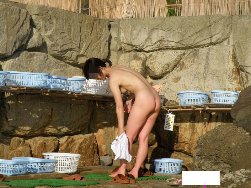 温泉や露天風呂の女湯素人エロ画像6