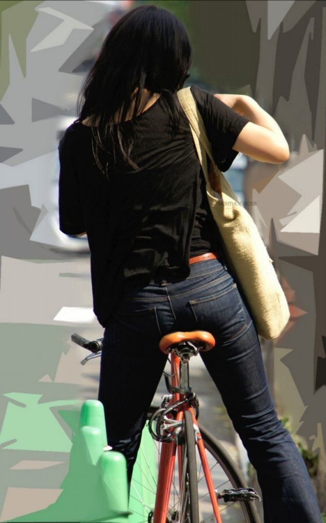 自転車お尻の街撮り素人エロ画像2