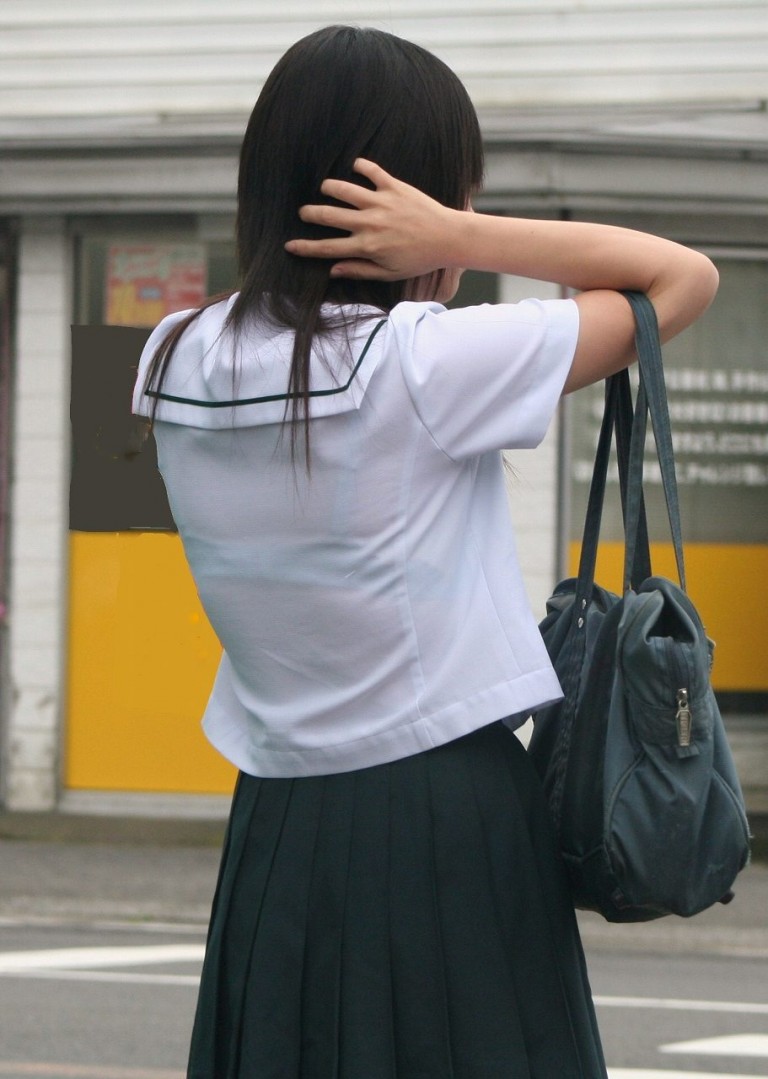 透 け ブ ラ JK の 街 撮 り 素 人 エ ロ 画 像 15.