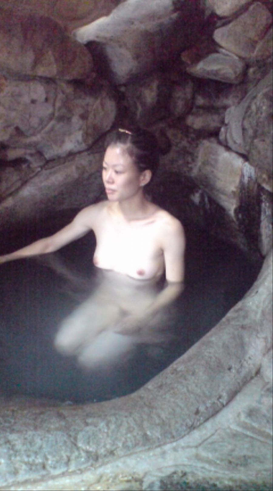 露天風呂の全裸女体の素人エロ画像29