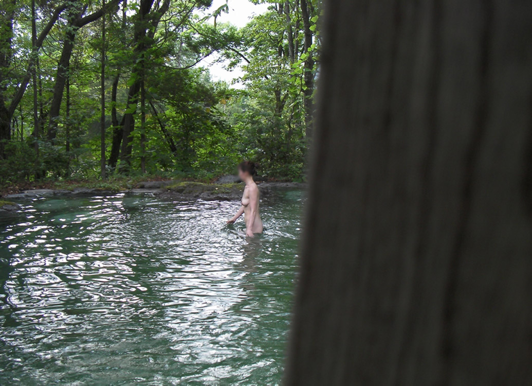 温泉や露天風呂の女湯素人エロ画像11